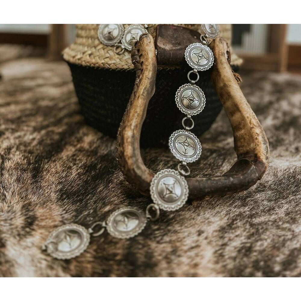 NEW SUNWEST women's the chippewa concho link belt in silver - Picture 2 of 4